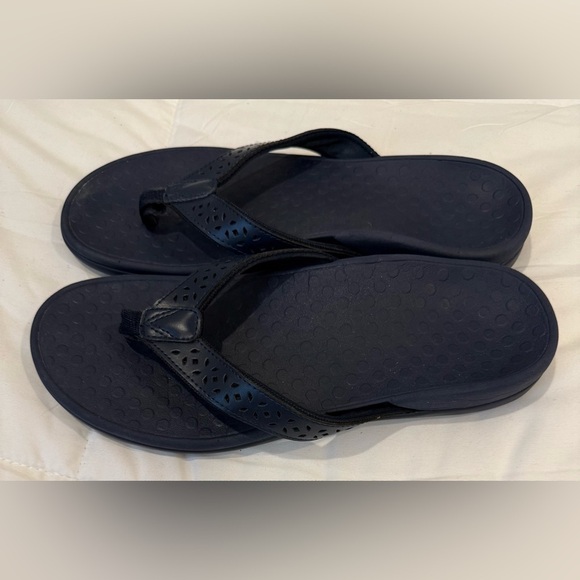 Vionic Tide II Toe Post Sandals – Navy – Women’s Size 9 – Orthopedic Comfort - Picture 1 of 6